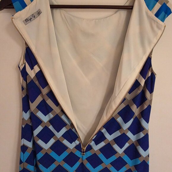 Dress - Picture 5 of 5